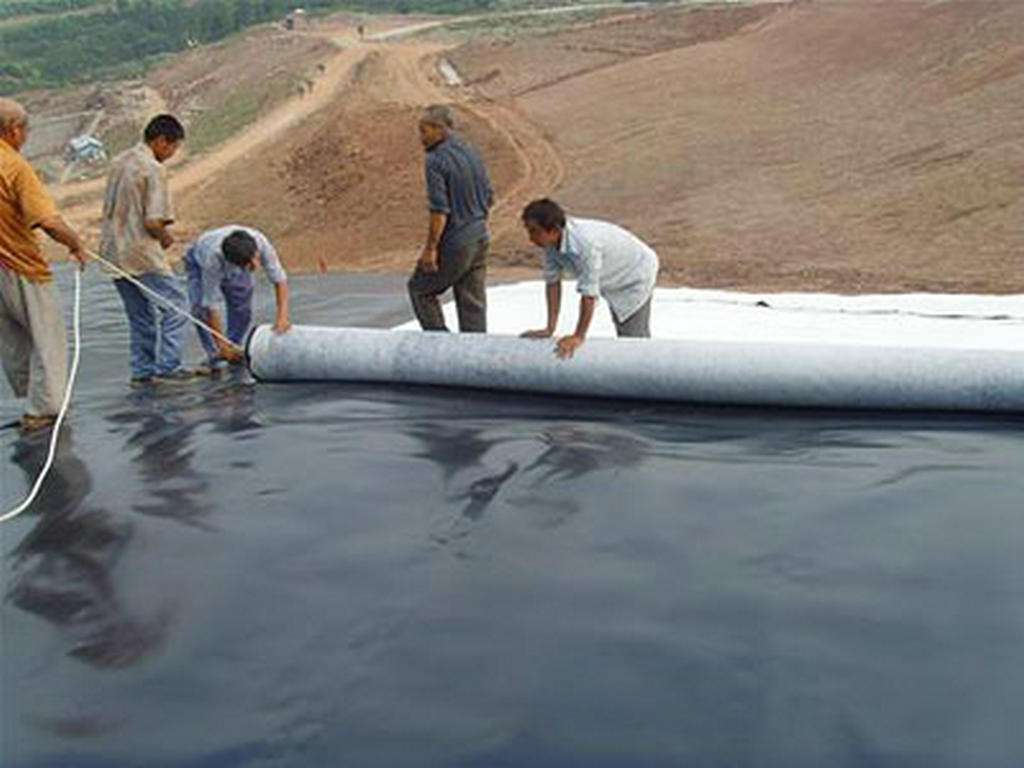 How is the price of geomembrane defined