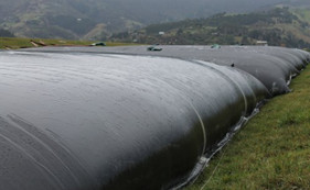 Geotechnical pipe bag or a large-scale pipe bag and inclusion made of high-strength geotextile, its diameter can be changed according to needs, and the length has exceeded tens of meters. Geotechnical pipe bags were originally used in dike engineering. At